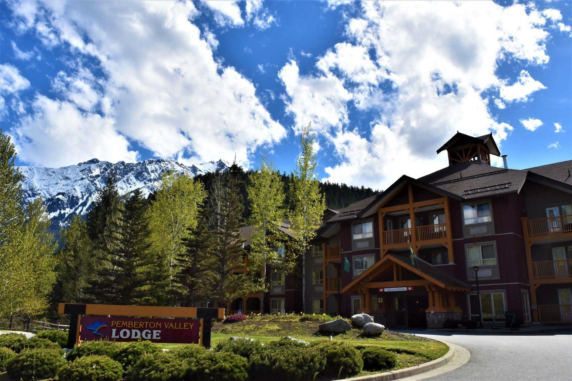 Pemberton Valley Lodge Esterno foto