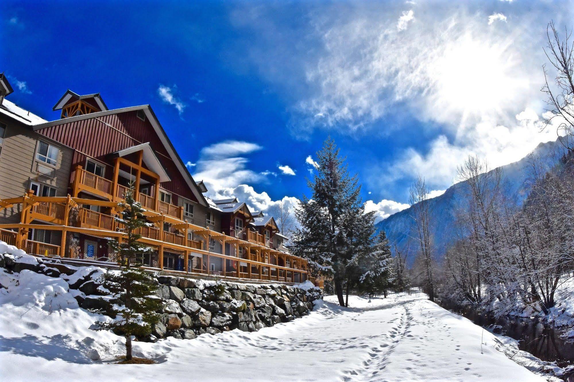 Pemberton Valley Lodge Esterno foto